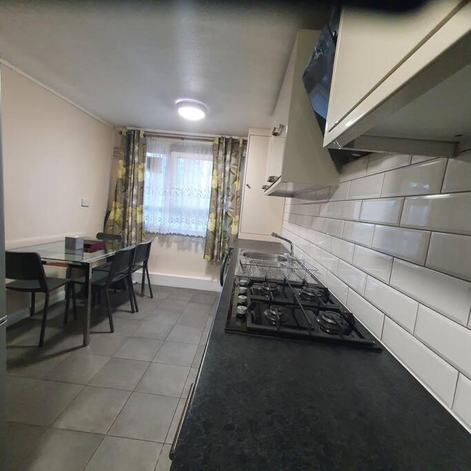 3beds Family Friendly In With Good Transport Links Londres