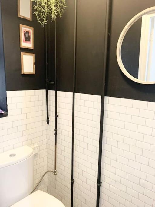 Fab Spot In Apartment London