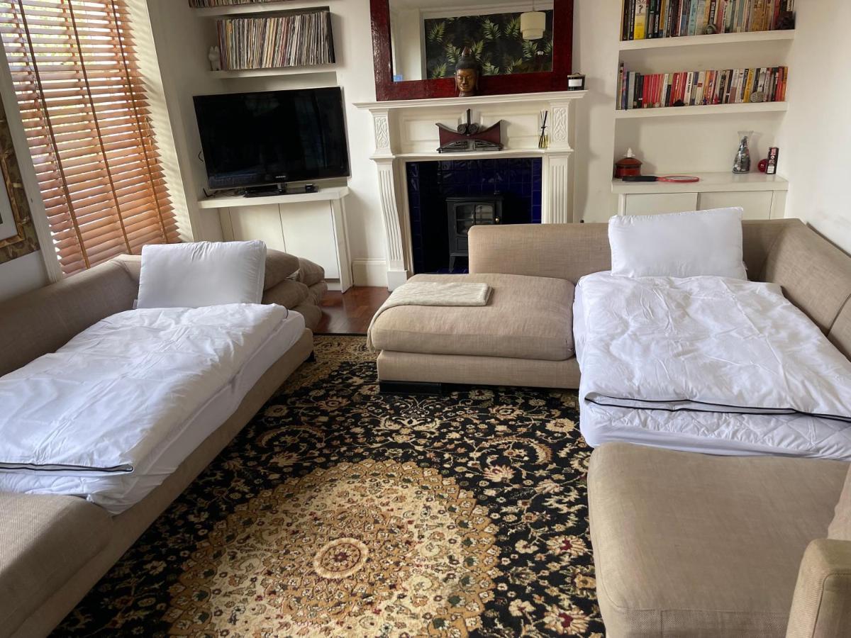 Camden Bachelor Pad , Location In Camden , Ideal Space For Small Family Apartment *