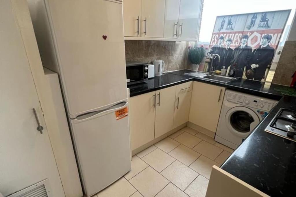 2 Bedroom Flat In Apartamento