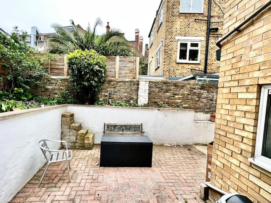 Private House Shepherd's Bush W3 *
