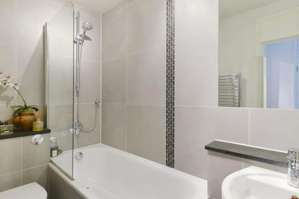 Flat 17 Apartment London