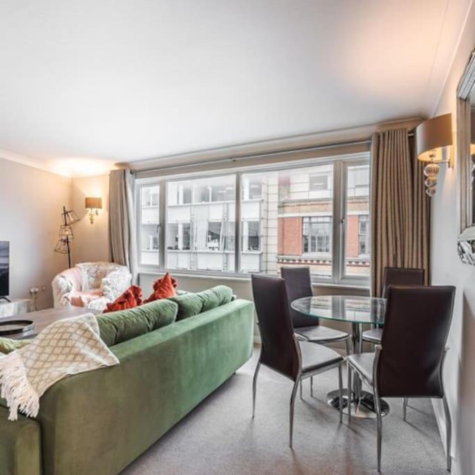 Flat 17 London