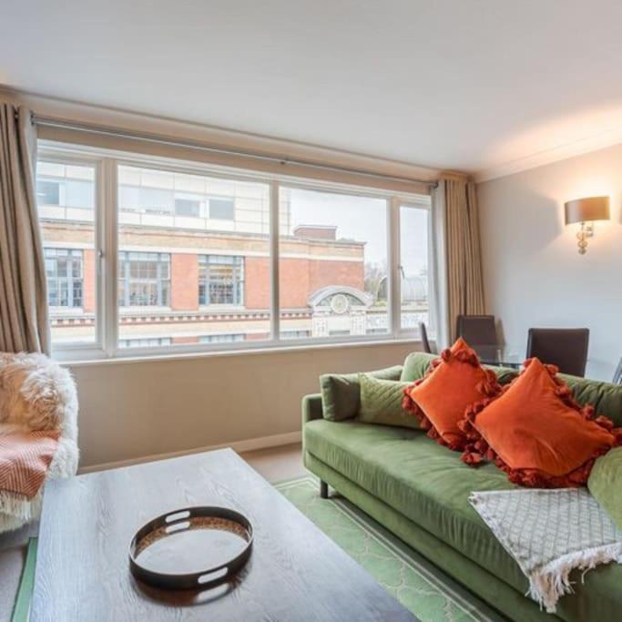 Flat 17