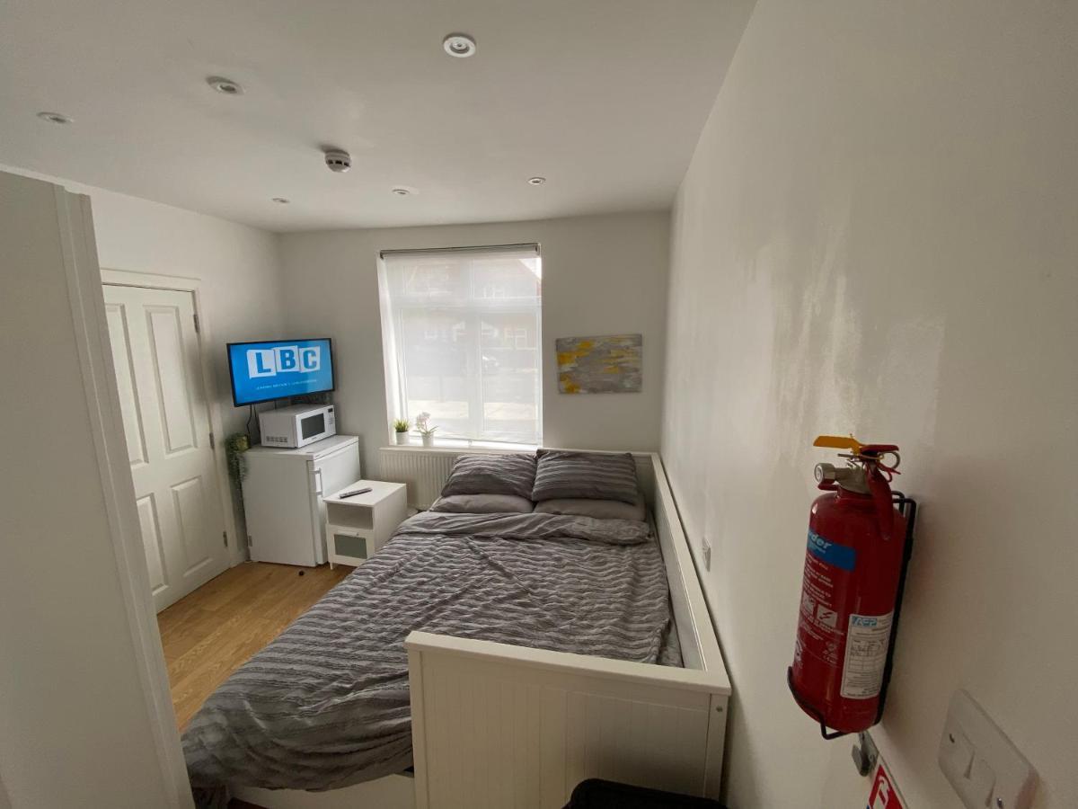 West Acton Studio Flat * Londres