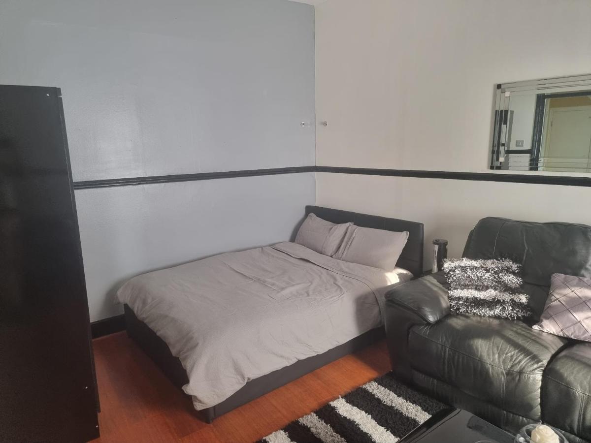 Lackco's Kingsize Luxurious Habitación en casa particular