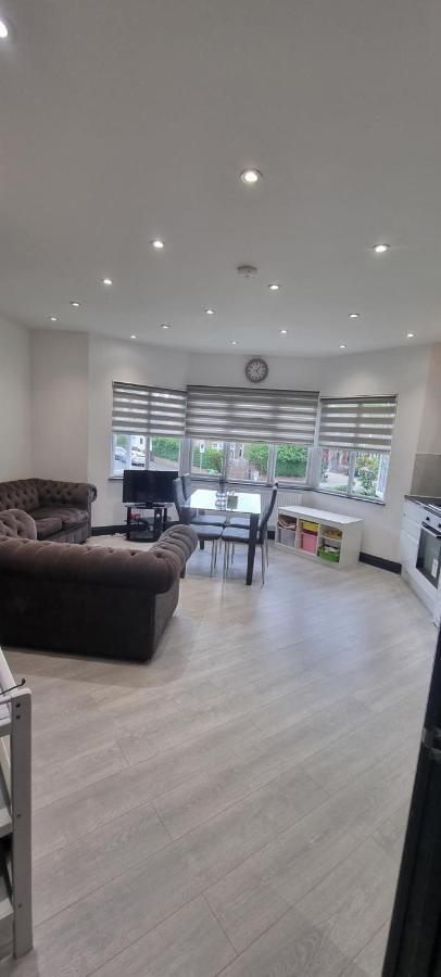 Apartment Modern 2 Bdr London