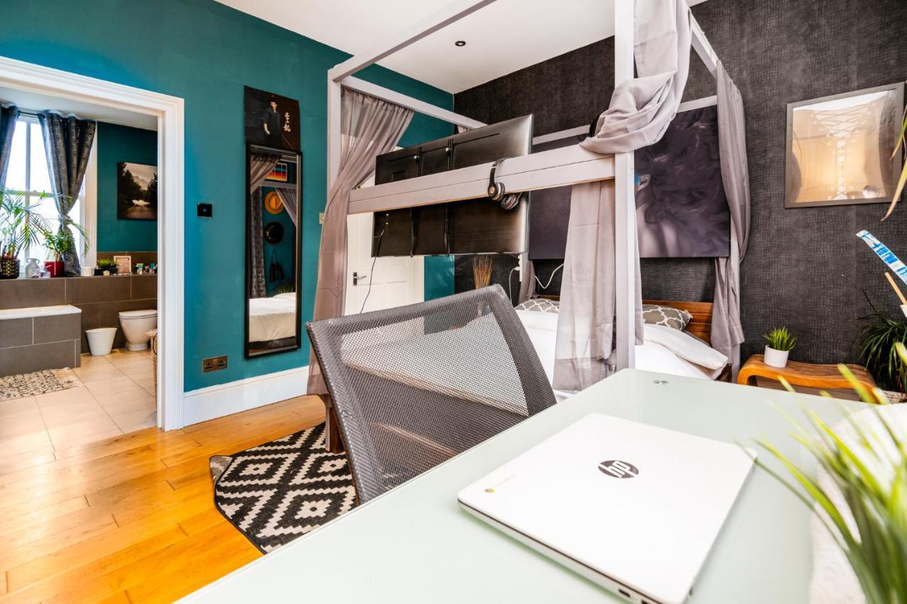 Master En - Townhouse Double With Garden & Hot Tub Privatunterkunft