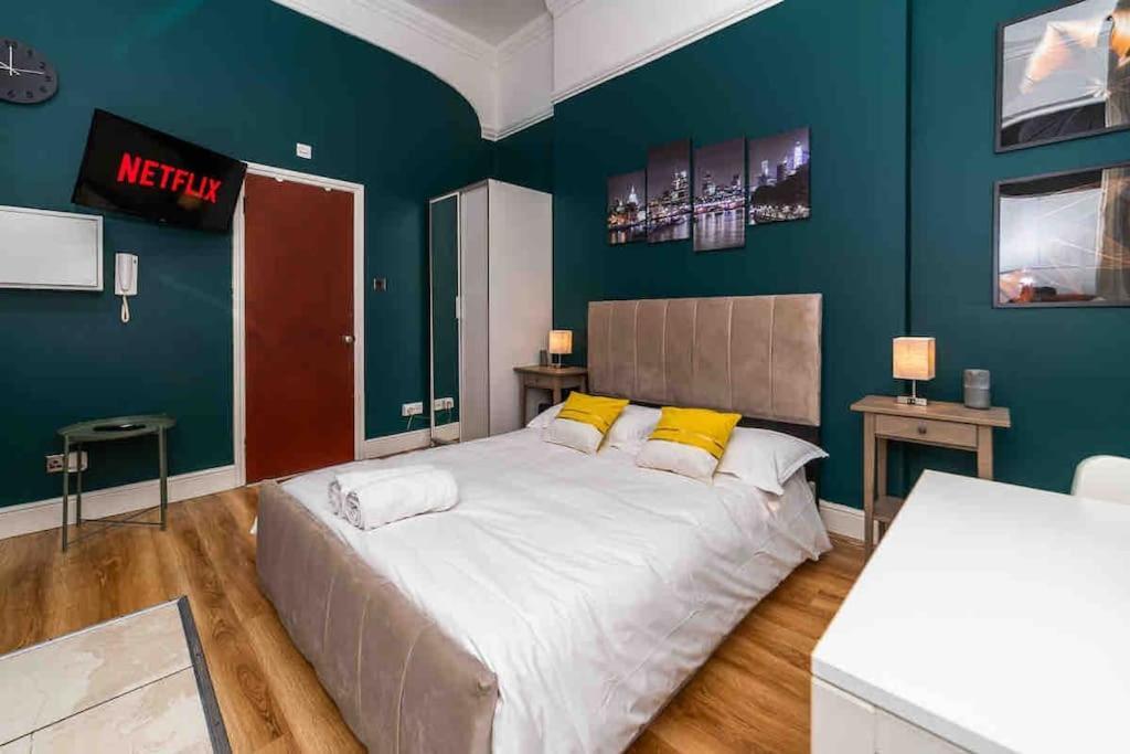 Hyde Park Studio 8 * Londen