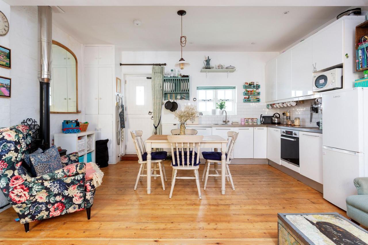 Veeve - Harmonious Hideaway London