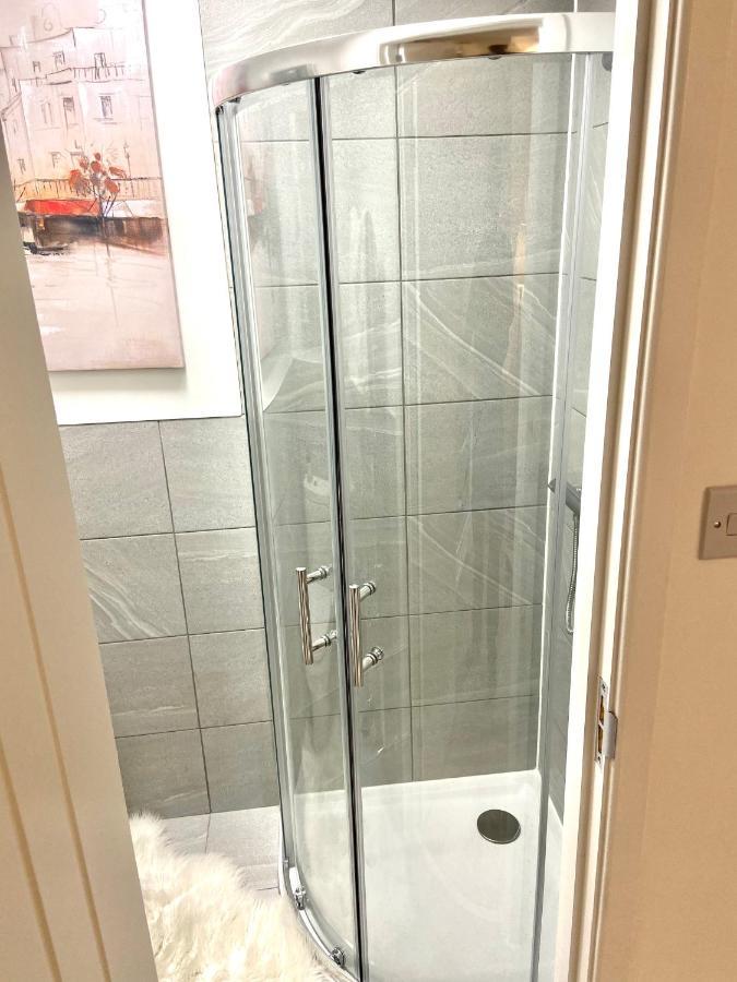 Self Contained, Newly Furbished Apartment London