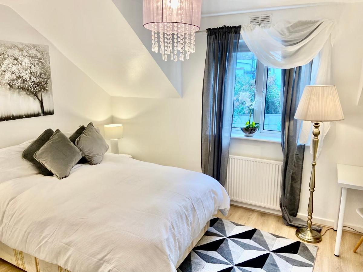 Apartment Self Contained, Newly Furbished London