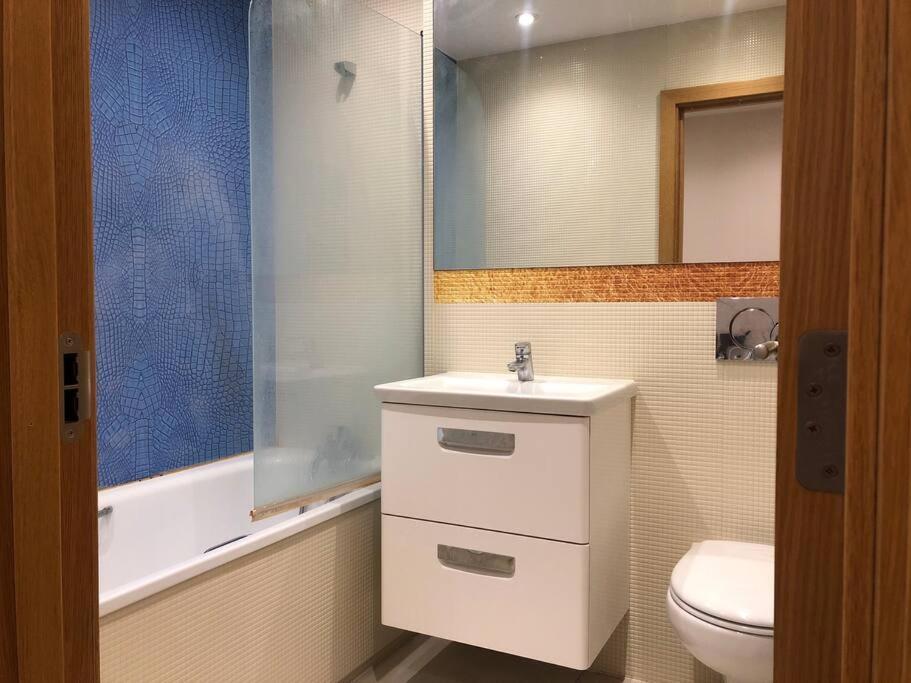 Apartment Flat In North Acton London