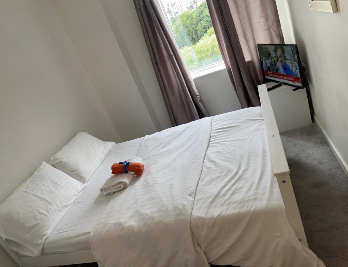 Park Royal Stay- Relax In A Specious Masters With Views In An Vakantiehuis