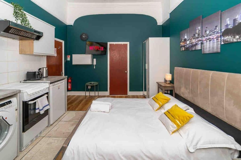 Hyde Park Studio 8 * Londen