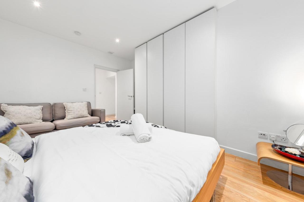 Appartement 3-bedroom Flat In Sleeps 14 Hy1 Londen