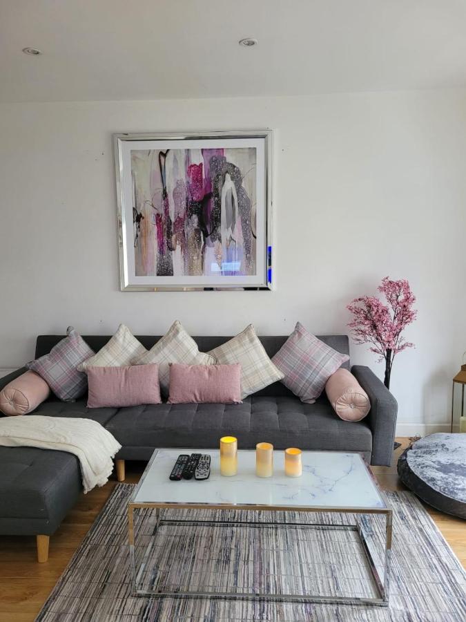 3 Bedroom In Central Sleep 10 Hy2 Apartment