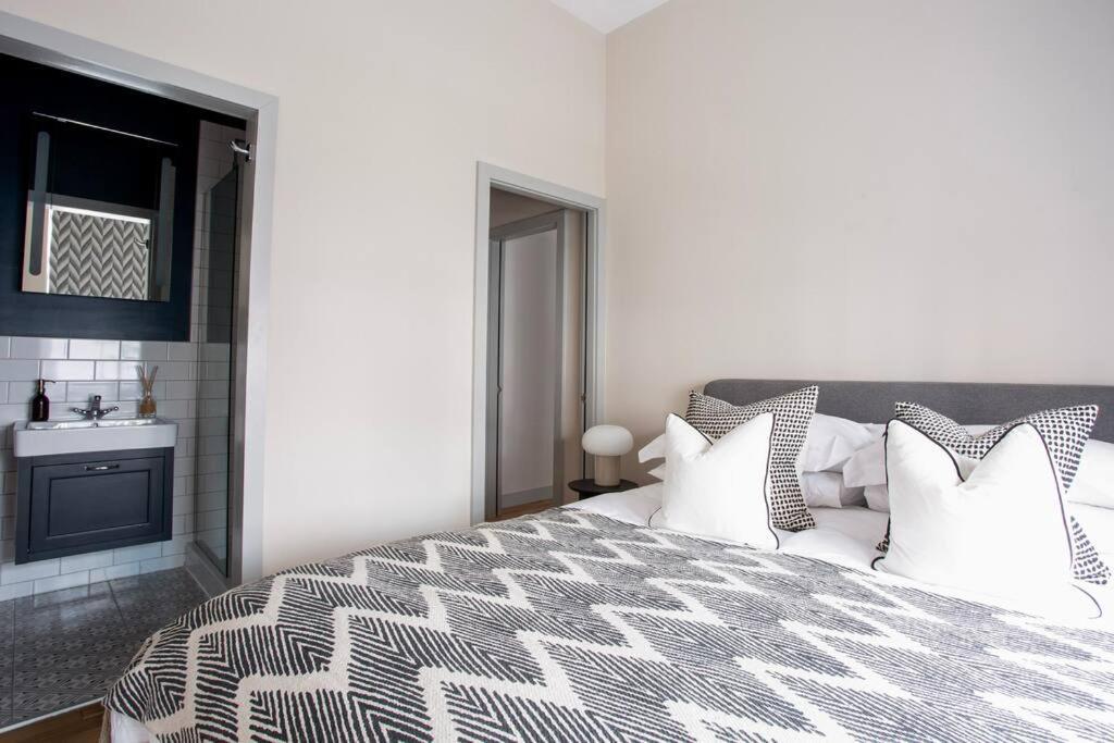 Apartment Eden - Islington - 2 Bed With Terrace