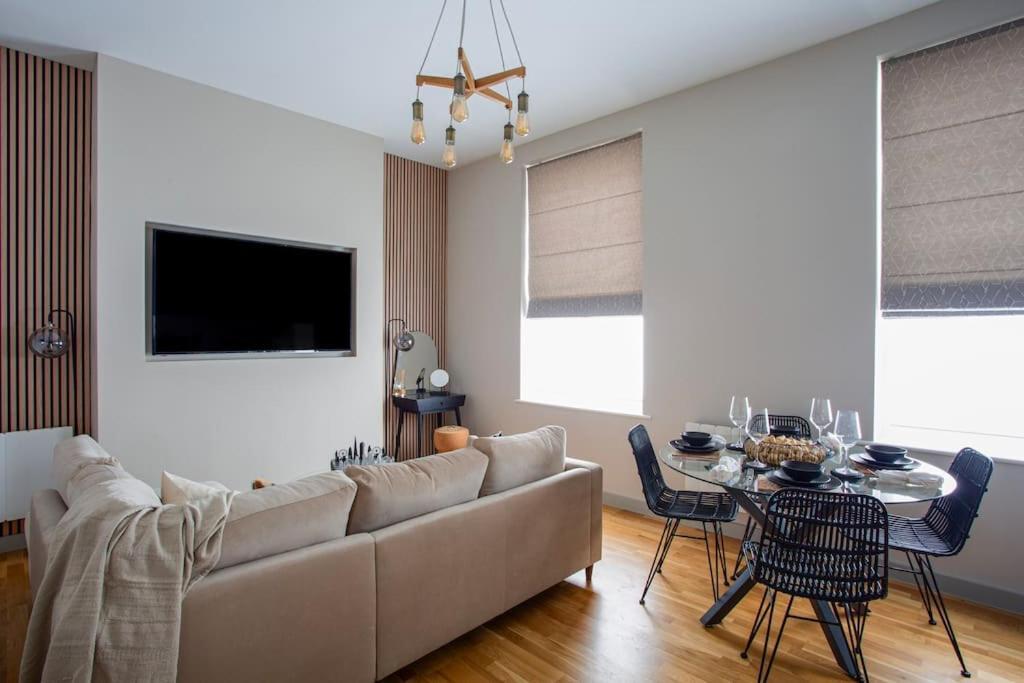 Eden - Islington - 2 Bed With Terrace London