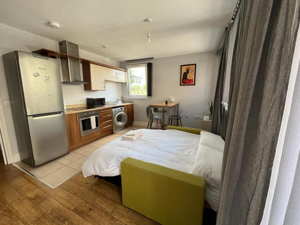 Modern Flat Near Transports Appartement *