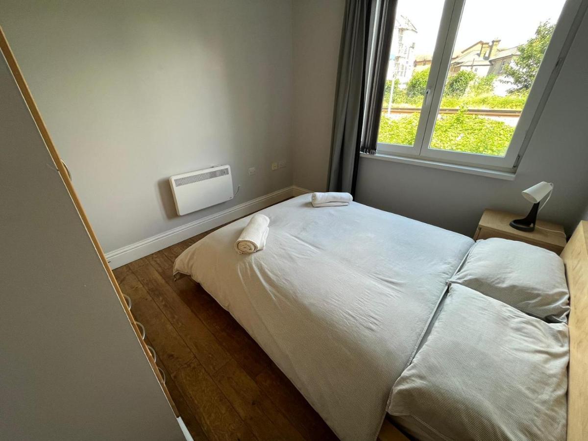 Modern Flat Near Transports * Londen
