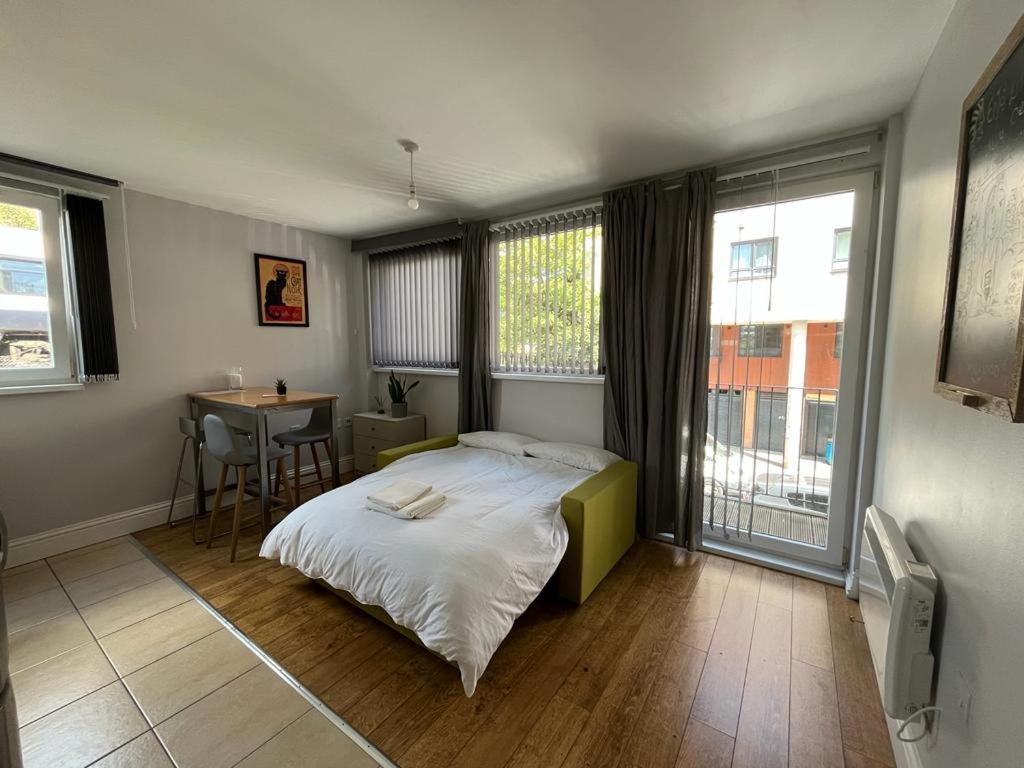 Modern Flat Near Transports Appartement