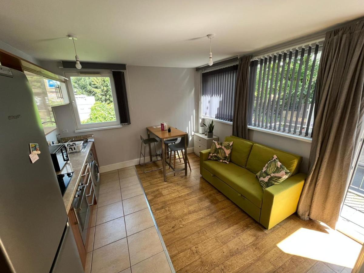 Modern Flat Near Transports Appartement
