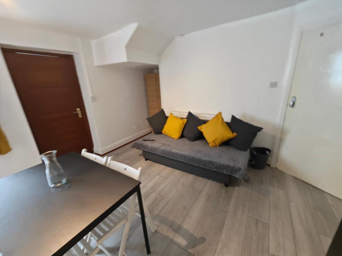 2 Bedroom 2 Bathroom In Old St - Shoreditch - Zone 1 * London