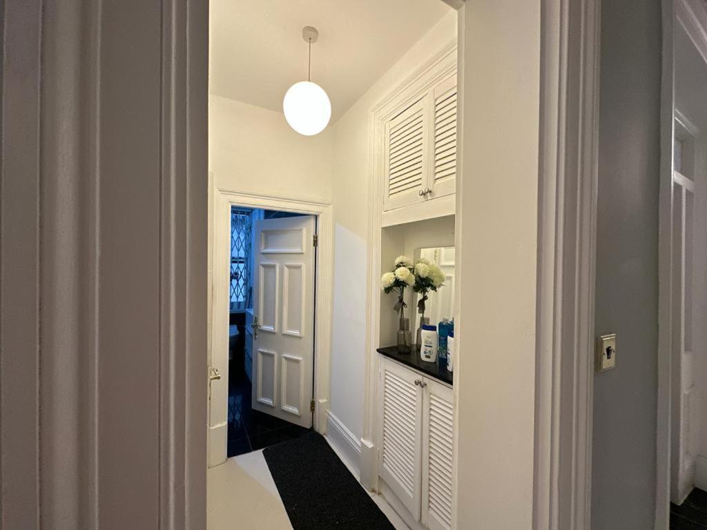 1 Step To Station! Double In Marylebone&paddington, , #room Name Is Tokyo# * Londres