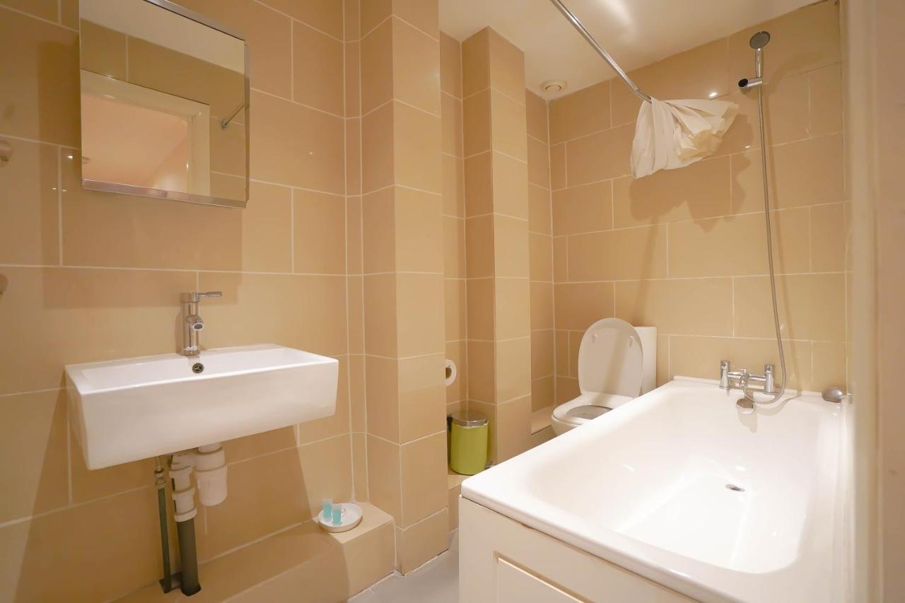 Lovely 2-bed In Apartment London