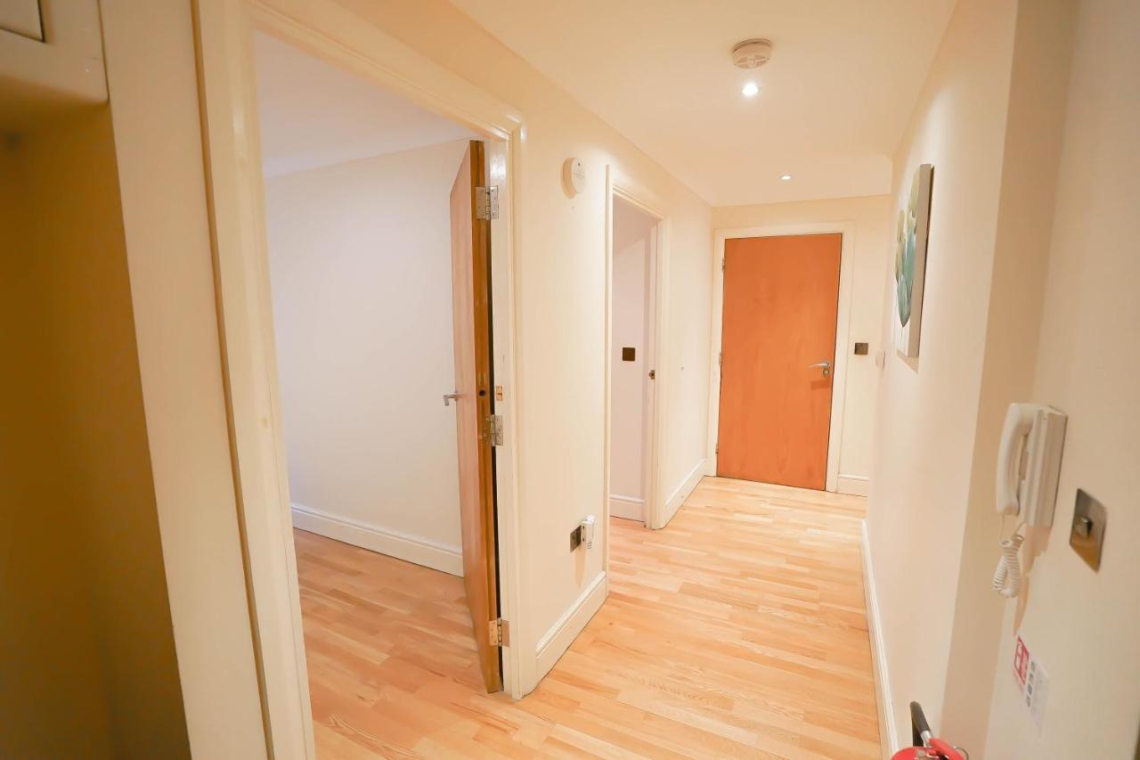 Apartment Lovely 2-bed In *