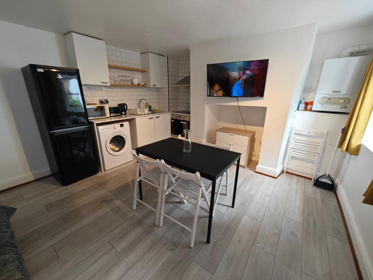2 Bedroom 2 Bathroom In Old St - Shoreditch - Zone 1 London
