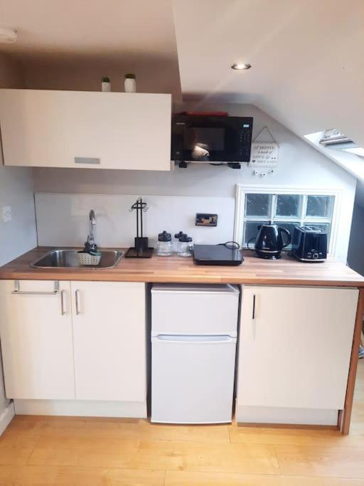 Alross Flat / Private Bathroom Apartment