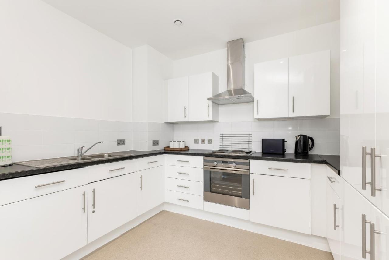 Khayat Homes - The Ferry - Two Bed Apartment London