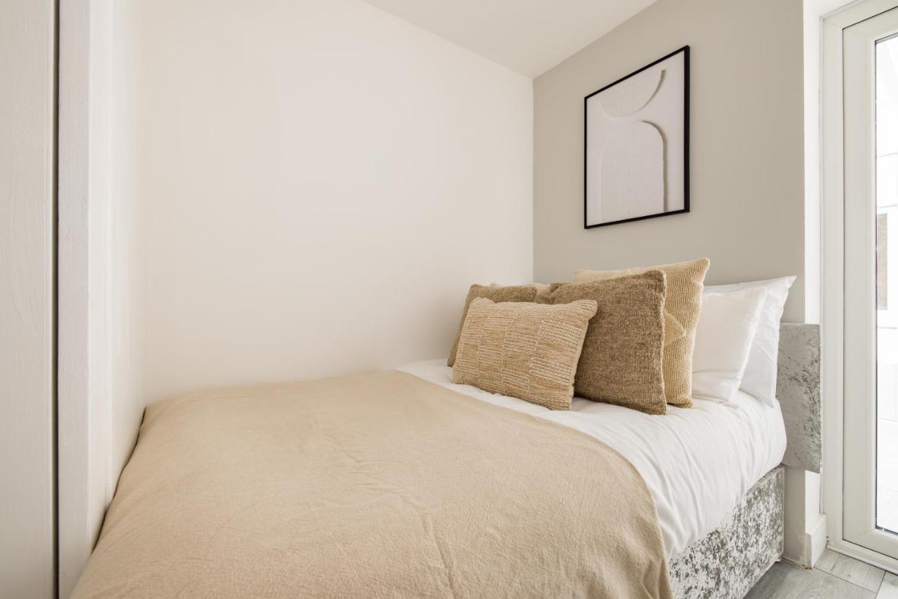 Appartement To Be Used,do Not Use Listing But Bookable
