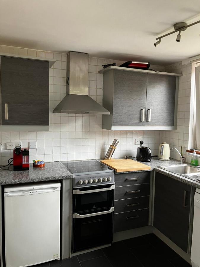 Lovely 2 Bedroom Flat In *