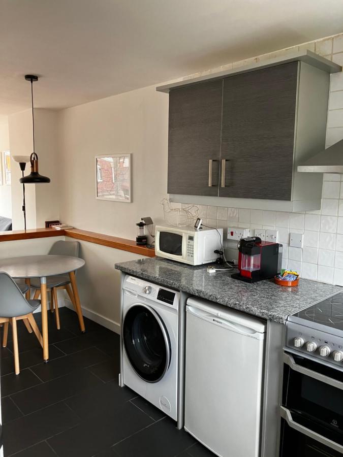 Apartment Lovely 2 Bedroom Flat In