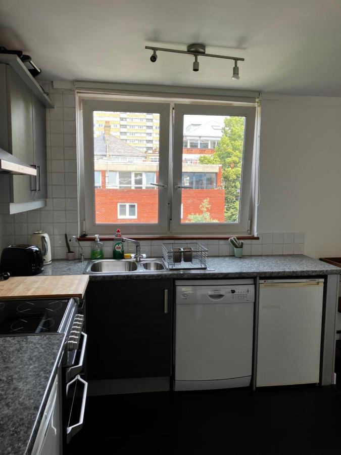 Lovely 2 Bedroom Flat In London