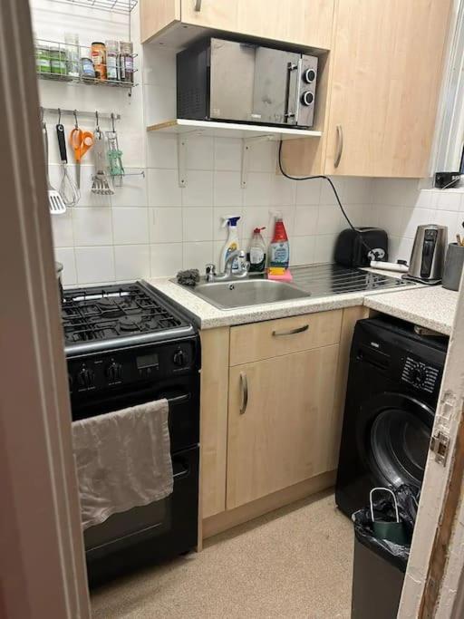 Small - Quick Access To Of London