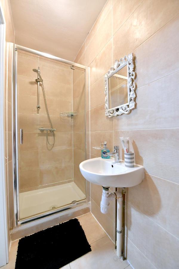 Apartment Near Seven Sisters *