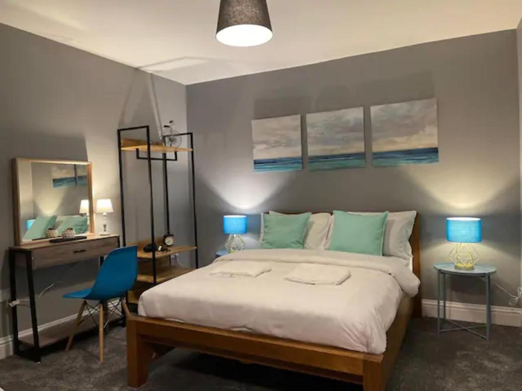 Small Double Close To King's Cross & Camden Apartment *