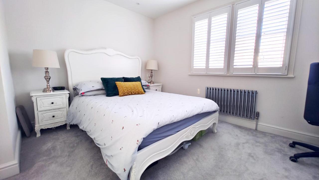 4 Bed Modern House Next To Hyde Park Сasa de vacaciones Londres