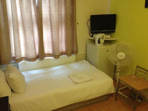 Hotel View Road London