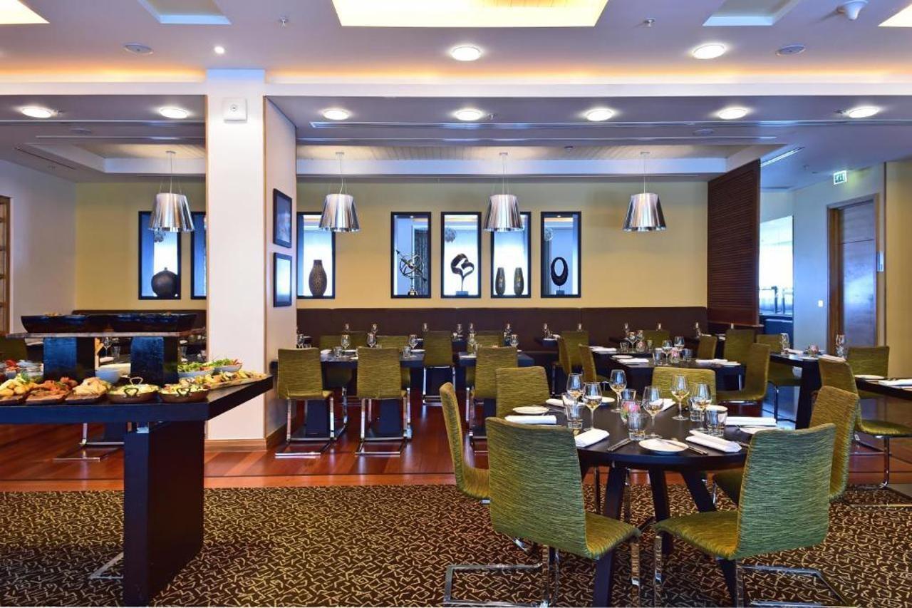 Pestana Chelsea Bridge Y