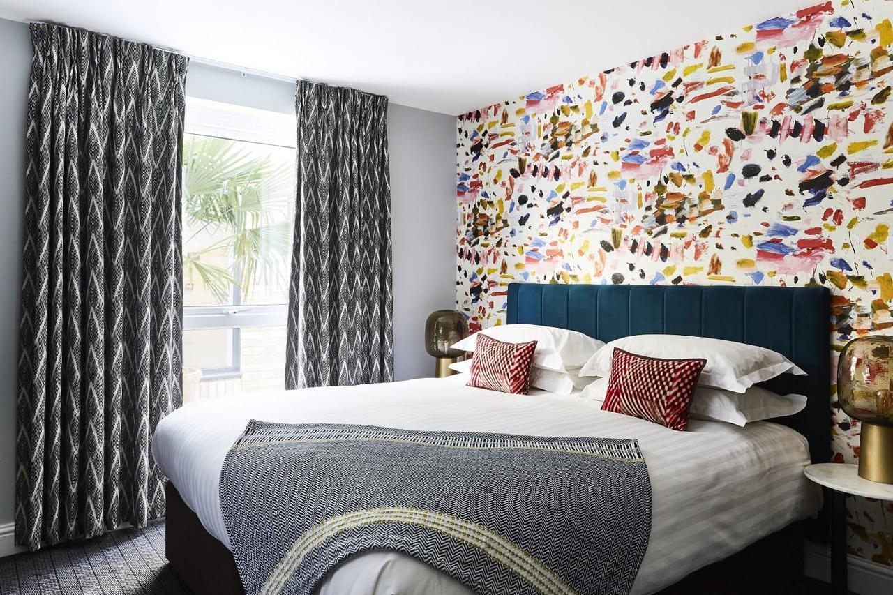 The - Putney 4*
