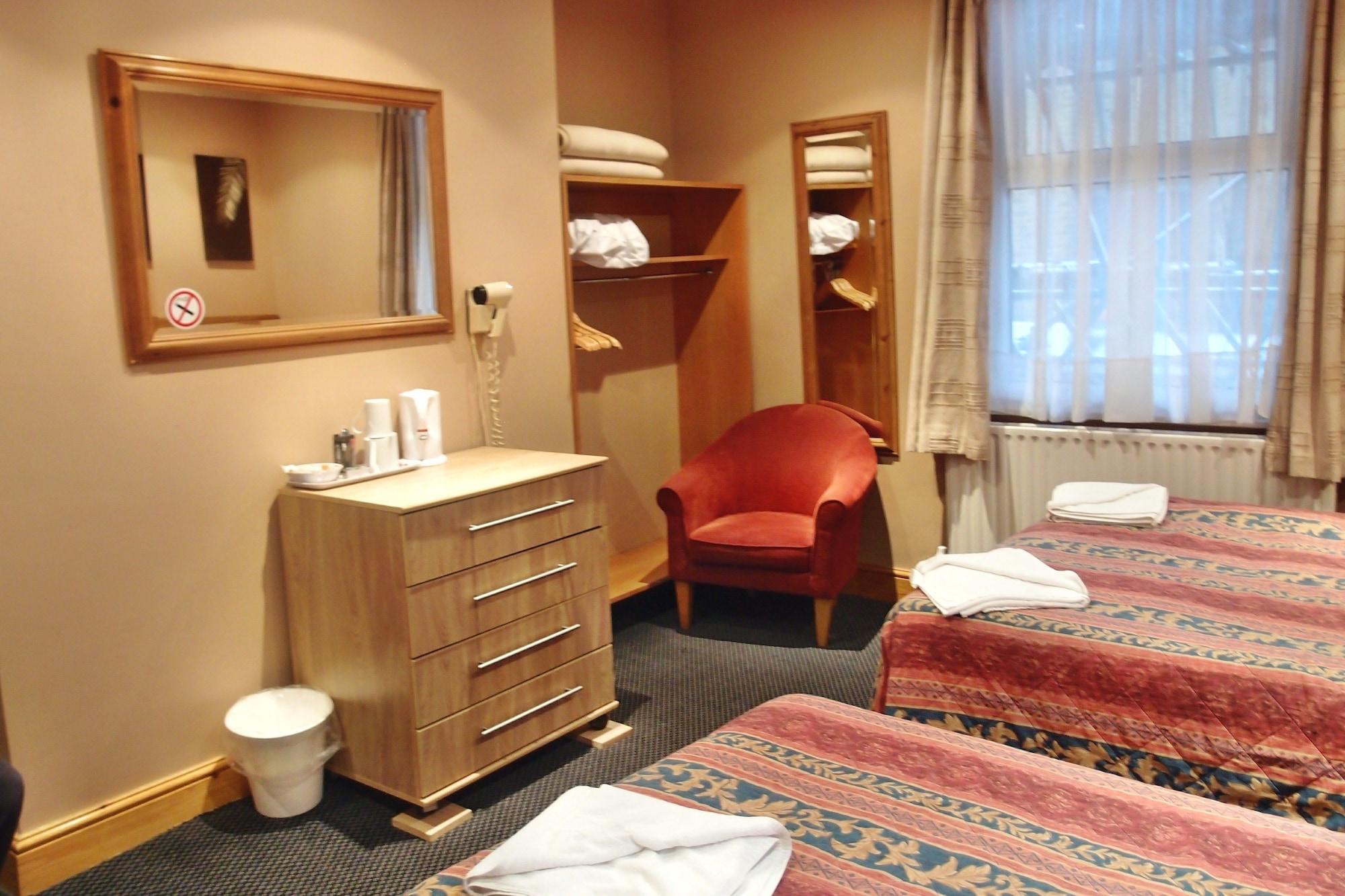65 Hotel 2*