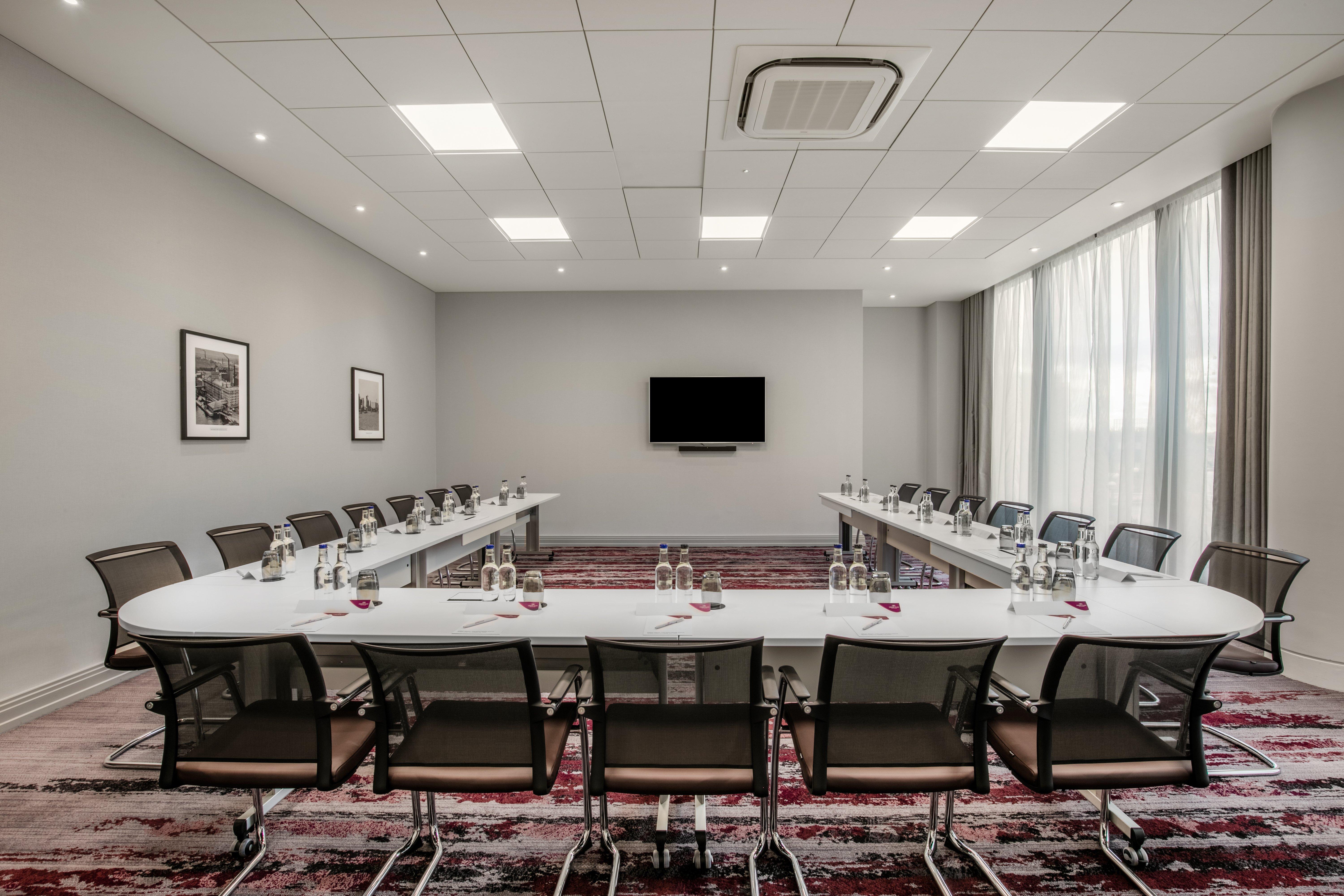 Crowne Plaza - Docklands By Ihg 4* London