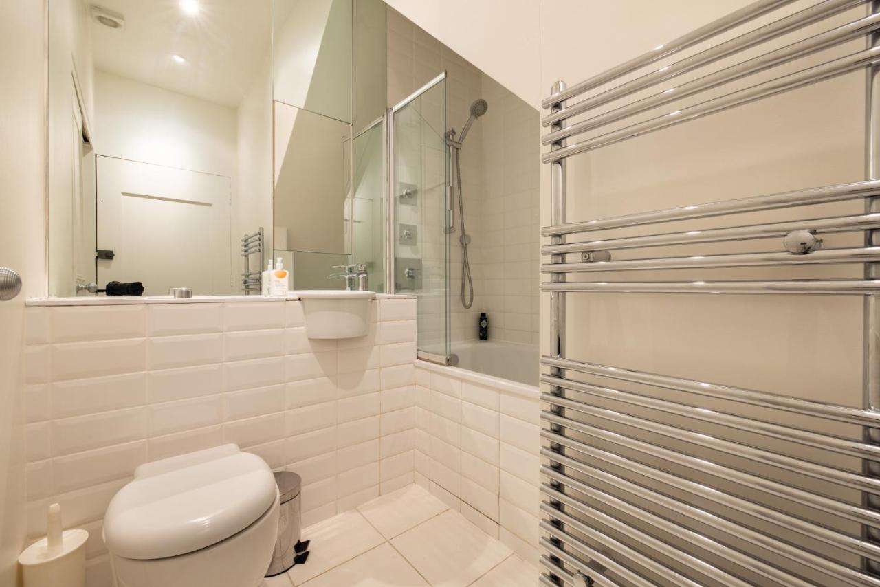 Stunning Notting Hill Apt, Beautiful Street Apartment
