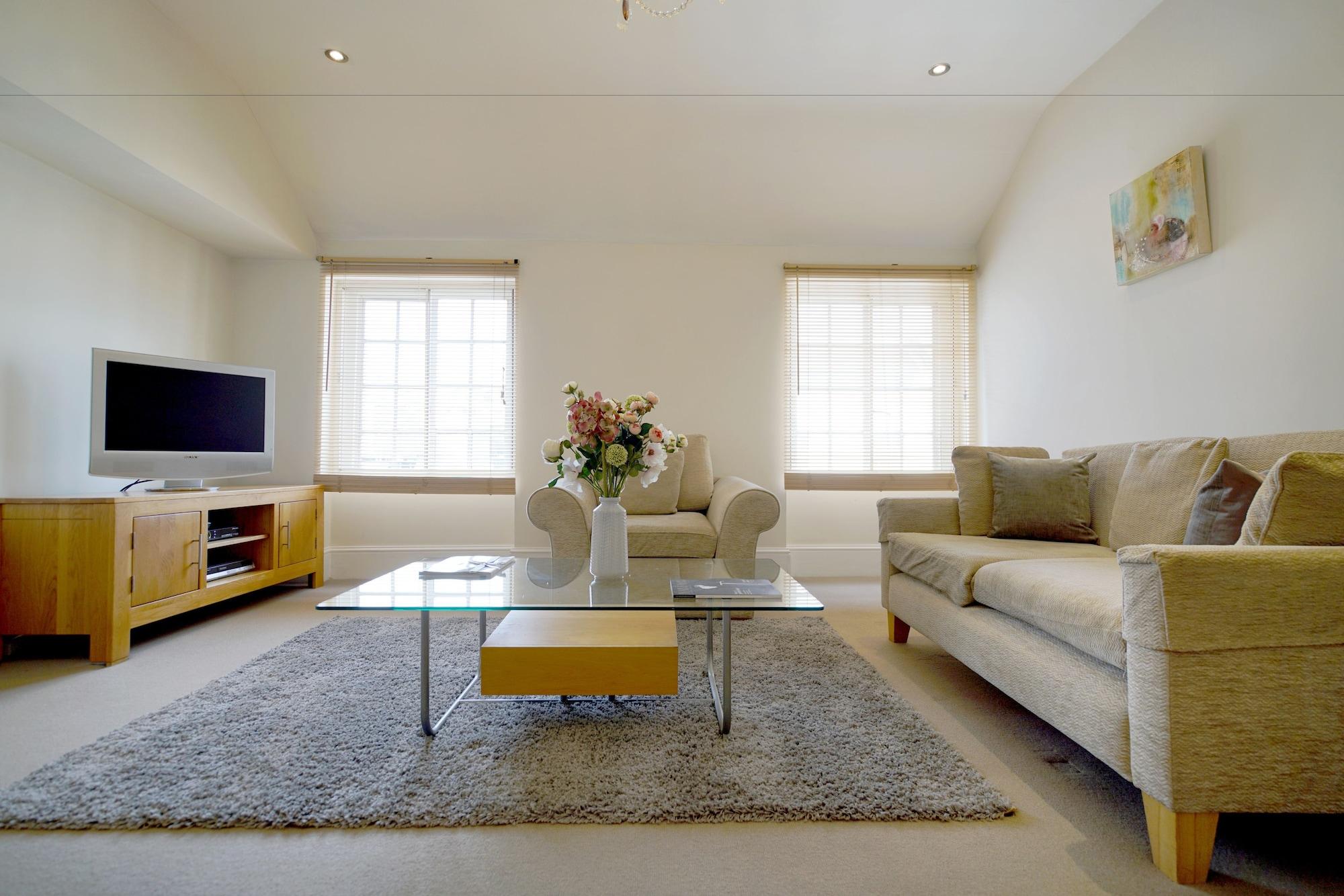 17 Hertford Street Aparthotel