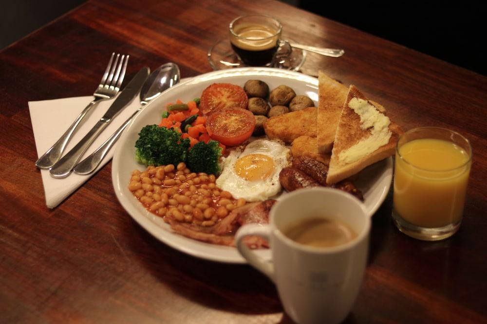 Hotel The Bryson 4*